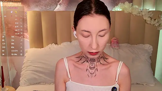 roxy morrison x online show from 04-19-26, 01:23
