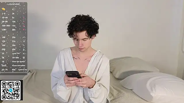 moon Gloww online show from 02-12-26, 05:07