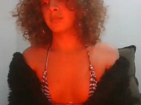 Snapshot of 4petitosa_ chatting on 08-06-26, 02:28 4petitosa online show from 08-06-26, 02:28