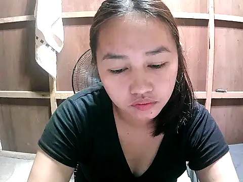 Cloudette 17 online show from 02-18-26, 04:43