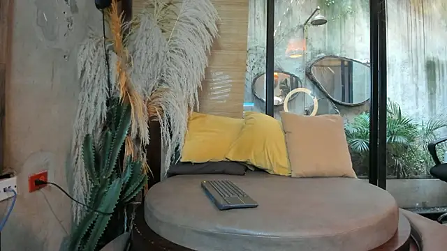 sophieBlair  online show from 02-26-26, 07:14