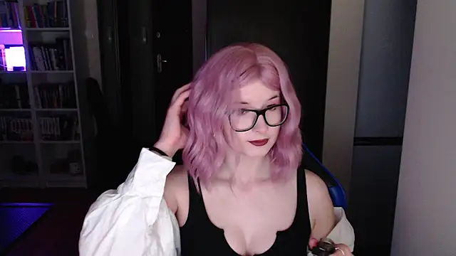 LunaXcherry online show from 03-24-26, 06:41