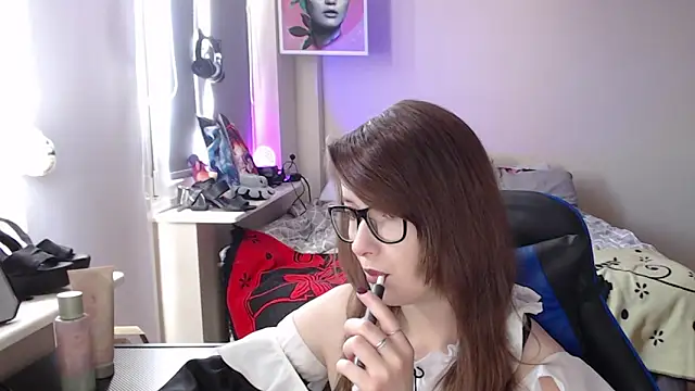 LunaXcherry online show from 04-05-26, 08:32