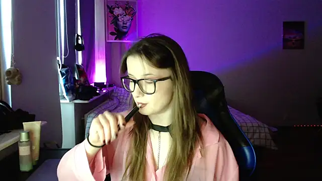 LunaXcherry online show from 04-09-26, 04:57