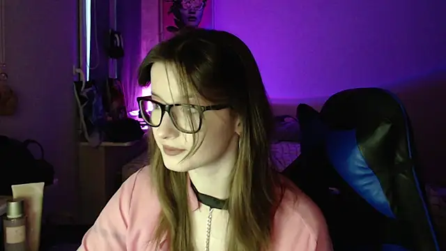 LunaXcherry online show from 04-10-26, 05:42