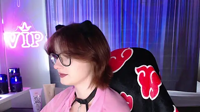LunaXcherry online show from 07-27-26, 04:36