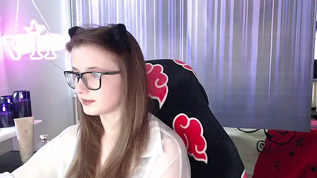 LunaXcherry online show from 06-25-26, 04:34