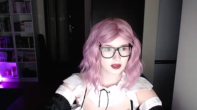 LunaXcherry online show from 03-19-26, 05:46