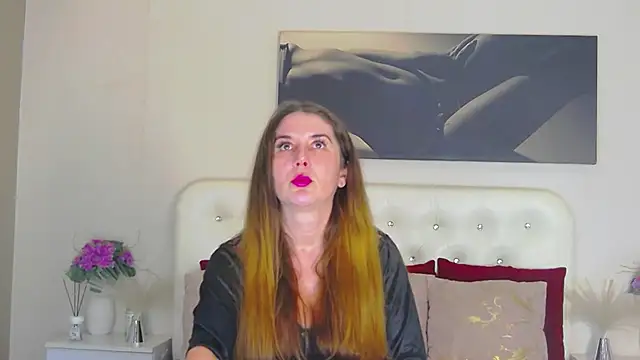 Snapshot of AzeliaHart chatting on 02-10-26, 05:28 AzeliaHart online show from 02-10-26, 05:28