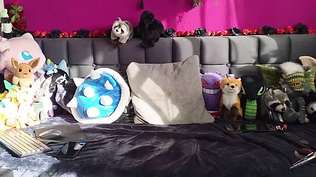 Snapshot of ViGothFox chatting on 05-10-26, 04:20 ViGothFox online show from 05-10-26, 04:20