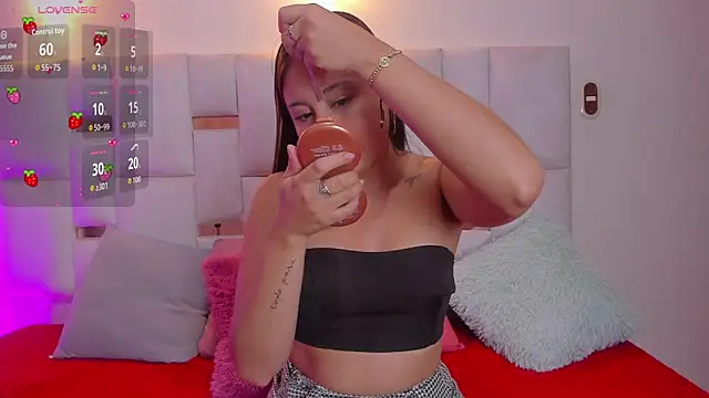 Snapshot of JuliettaArlet chatting on 02-18-26, 11:17 JuliettaArlet online show from 02-18-26, 11:17