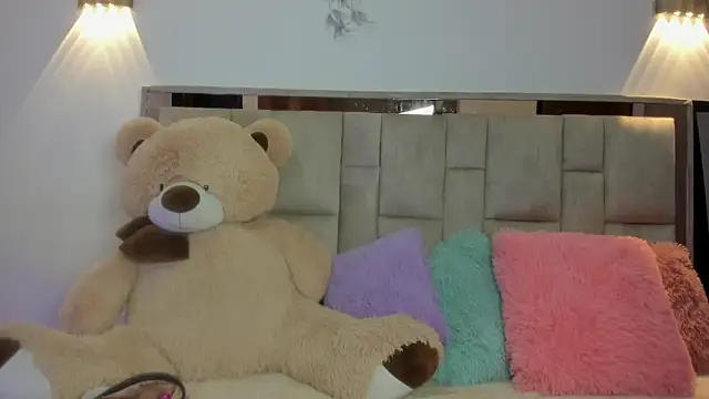 Snapshot of JuliettaArlet chatting on 04-21-26, 11:06 JuliettaArlet online show from 04-21-26, 11:06