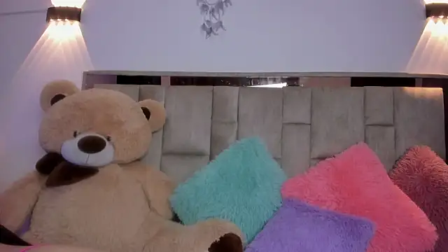Snapshot of JuliettaArlet chatting on 04-25-26, 01:36 JuliettaArlet online show from 04-25-26, 01:36