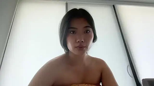 Joycelovely online show from 05-26-26, 04:49