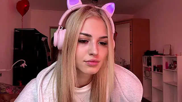 Evva mayy online show from 02-19-26, 12:24