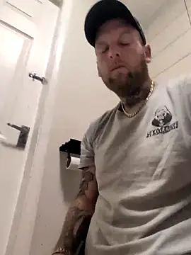 Snapshot of dave32000 chatting on 02-15-26, 02:38 dave32000 online show from 02-15-26, 02:38