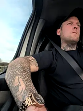 Snapshot of dave32000 chatting on 02-25-26, 01:44 dave32000 online show from 02-25-26, 01:44