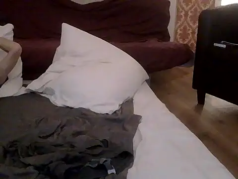 Mickredge online show from 02-15-26, 02:01