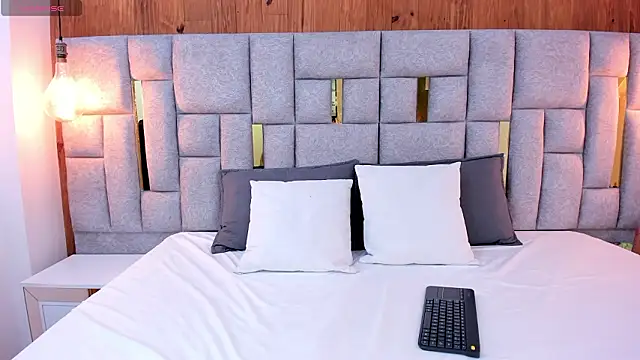 Snapshot of Nikky_Red_ chatting on 02-12-26, 04:23 Nikky Red online show from 02-12-26, 04:23