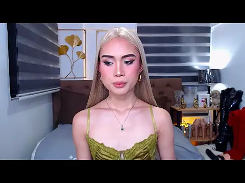 Snapshot of JuicyCockThea chatting on 04-25-26, 01:41 JuicyCockThea online show from 04-25-26, 01:41