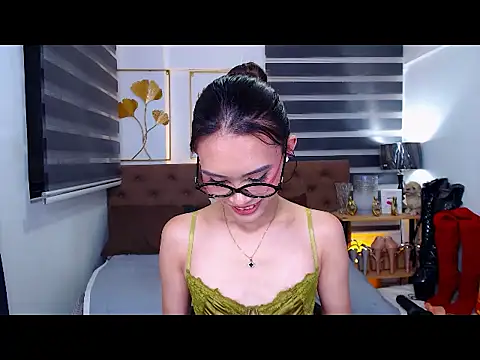 Snapshot of JuicyCockThea chatting on 04-28-26, 04:44 JuicyCockThea online show from 04-28-26, 04:44