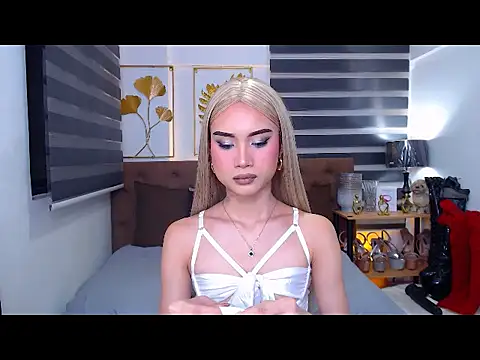 Snapshot of JuicyCockThea chatting on 05-21-26, 12:13 JuicyCockThea online show from 05-21-26, 12:13