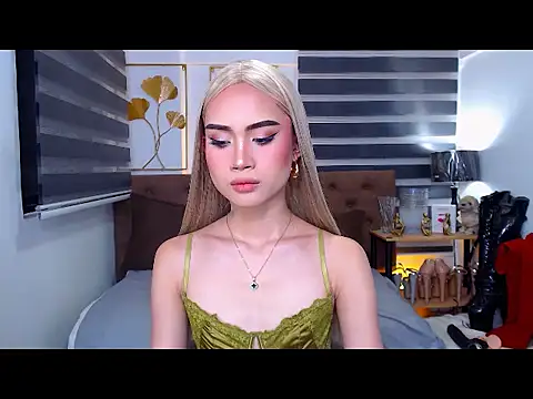 Snapshot of JuicyCockThea chatting on 04-25-26, 01:36 JuicyCockThea online show from 04-25-26, 01:36