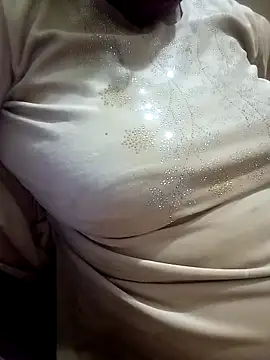 Snapshot of Simran_008 chatting on 02-20-26, 01:24 Simran 008 online show from 02-20-26, 01:24