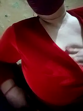 Snapshot of Simran_008 chatting on 02-15-26, 12:22 Simran 008 online show from 02-15-26, 12:22