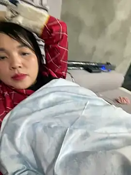 Strawberry-wet online show from 02-13-26, 02:39