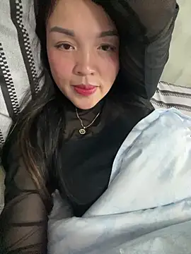 Strawberry-wet online show from 02-14-26, 03:56