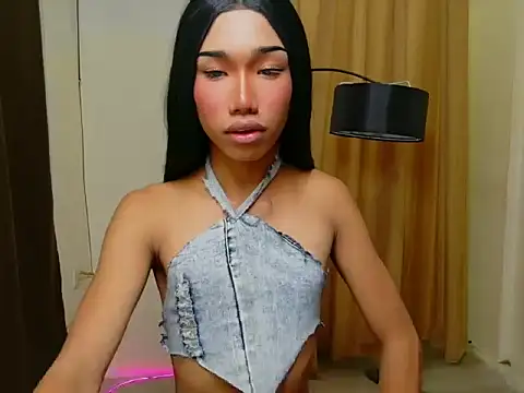 Queenoflustx online show from 05-06-26, 01:04