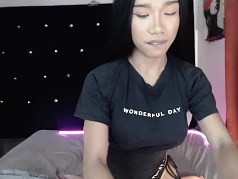 Queenoflustx online show from 04-21-26, 07:48