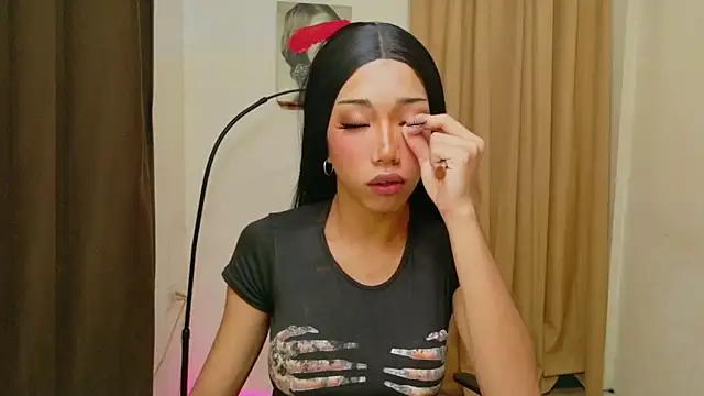 Queenoflustx online show from 05-14-26, 02:25