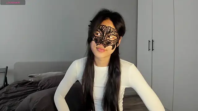 Snapshot of HelenBlazeTrt chatting on 06-16-26, 02:11 HelenBlazeTrt online show from 06-16-26, 02:11