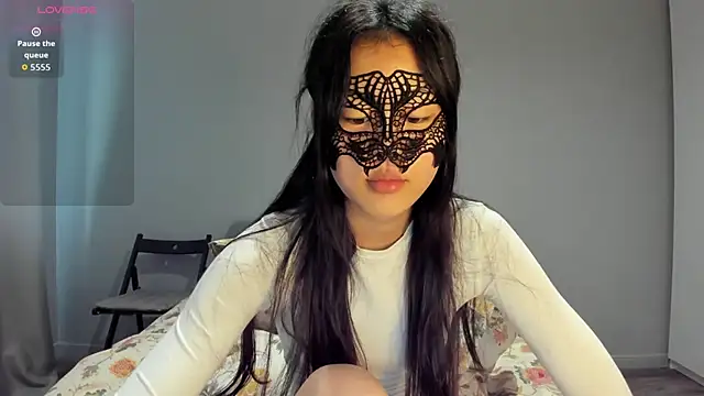 Snapshot of HelenBlazeTrt chatting on 05-31-26, 02:06 HelenBlazeTrt online show from 05-31-26, 02:06