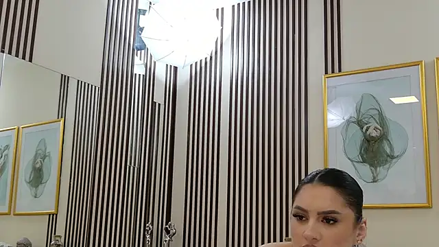 Snapshot of NicolePalm chatting on 02-25-26, 04:23 NicolePalm online show from 02-25-26, 04:23