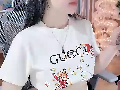Snapshot of Agnelyn___ chatting on 07-24-26, 11:23 Agnelyn online show from 07-24-26, 11:23
