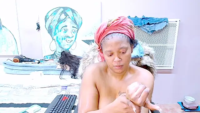 Snapshot of TyraHotxxx chatting on 04-28-26, 04:39 TyraHotxxx online show from 04-28-26, 04:39