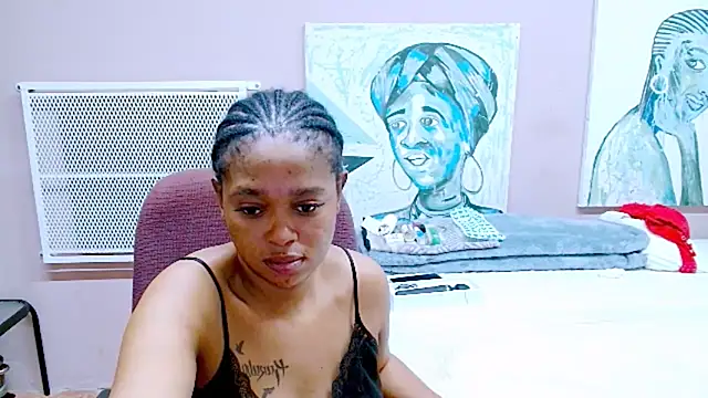 Snapshot of TyraHotxxx chatting on 05-15-26, 01:14 TyraHotxxx online show from 05-15-26, 01:14
