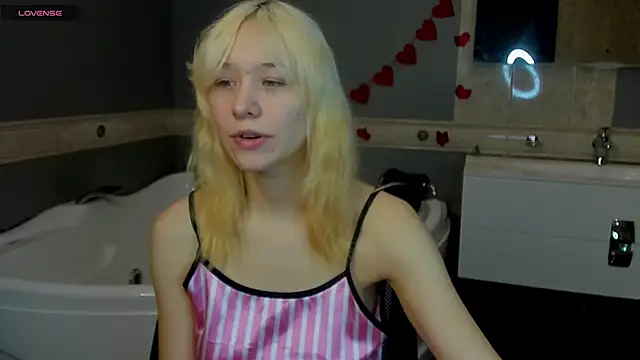 Snapshot of EmilyTrase chatting on 02-24-26, 01:17 EmilyTrase online show from 02-24-26, 01:17