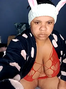 Sweet-Bella17 online show from 07-14-26, 03:00