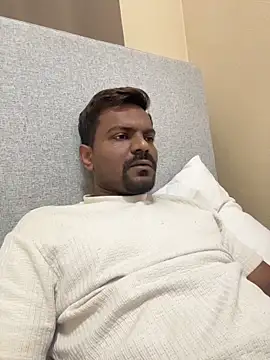 Snapshot of bhagihero chatting on 02-13-26, 06:24 bhagihero online show from 02-13-26, 06:24