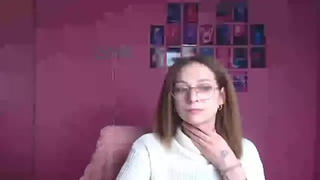 Snapshot of Esmi_Winter chatting on 02-13-26, 07:19 Esmi Winter online show from 02-13-26, 07:19