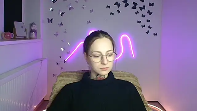 Esmi Winter online show from 04-15-26, 11:27