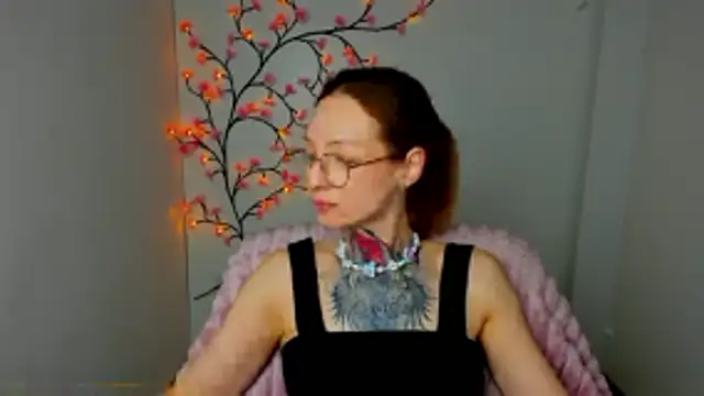 Esmi Winter online show from 03-29-26, 06:20