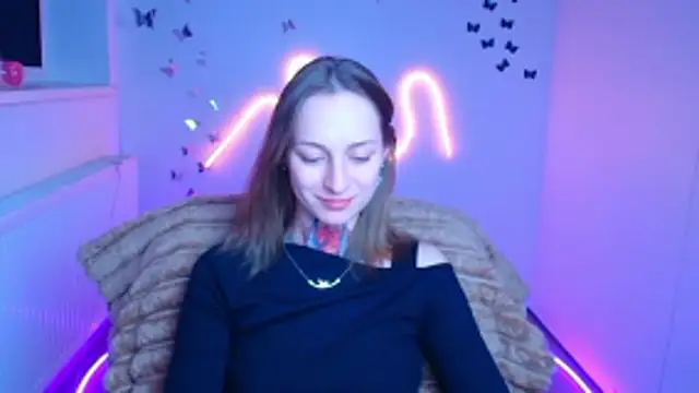 Esmi Winter online show from 04-01-26, 01:52