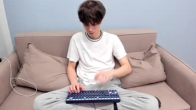 Ur NextDoor Boy online show from 02-28-26, 07:35