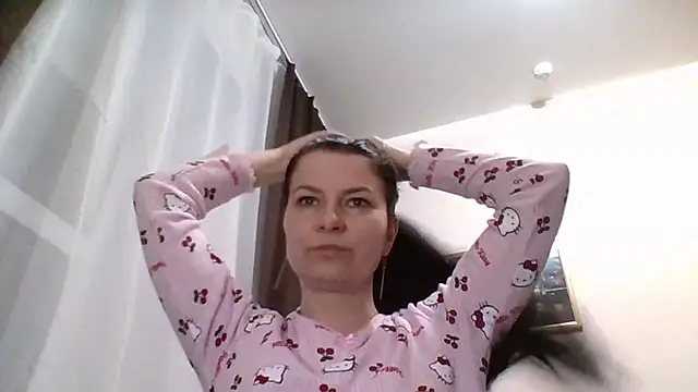 Clover Shine online show from 02-19-26, 05:21