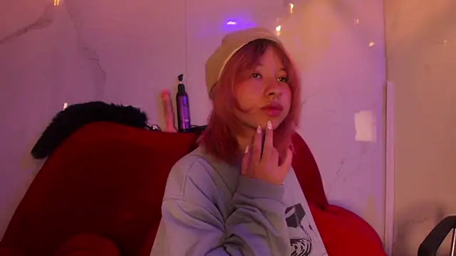 Snapshot of kitty_gang_ chatting on 02-16-26, 01:21 kitty gang online show from 02-16-26, 01:21